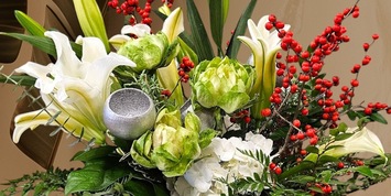 HOLIDAY FLOWERS