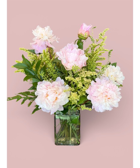 PRETTY IN PEONIES
